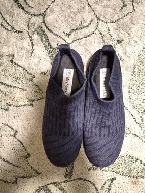 Sold Women's  Slip-On Knit Sneakers - Navy